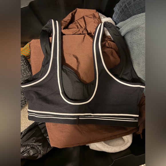 ALO Airbrush Heart Throb Bra & Leggings Set - worn once for Pilates photoshoot - Picture 3 of 6